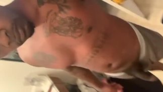 Mrnastytimeeee schwingt seinen Schwanz 