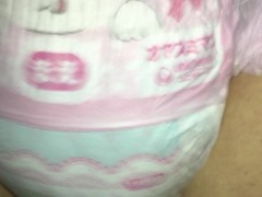 017 オヤスミマンにおもらし！膨らんだおむつ - Screenshot 13 of 16 - Diaper Bedwetting