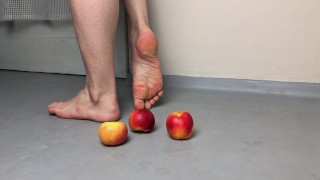 Smooth twink soles playing with apples