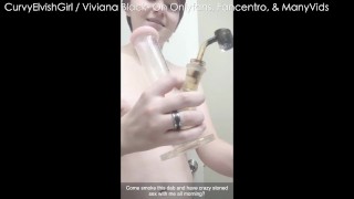 puta gótica stoner follando fumando y vapeando chica traviesa desnuda