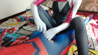 Gwen Stacy Footjob For Spiderman