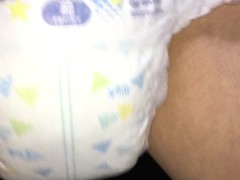 018 おむつおもらしに興奮！おむつを巻いてオナニー！ - Screenshot 11 of 16 - Diaper