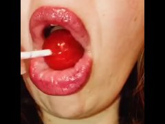 Moist Red Sucker - Screenshot 1 of 16 - Lips