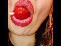 Moist Red Sucker - Screenshot 10 of 16 - Lipgloss Fetish