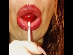 Moist Red Sucker - Screenshot 13 of 16 - Lip Fetish