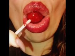 Moist Red Sucker - Screenshot 2 of 16 - Big Lips