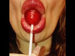 Moist Red Sucker - Screenshot 3 of 16 - Lip Fetish