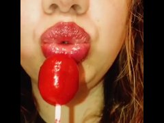 Moist Red Sucker - Screenshot 7 of 16 - Big Lips