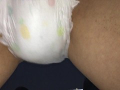 019 おむつを巻き付けてオナニーしたら…もぉ我慢できない…！ - Screenshot 10 of 16 - Bedwetting