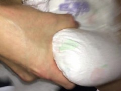 019 おむつを巻き付けてオナニーしたら…もぉ我慢できない…！ - Screenshot 15 of 16 - Bedwetting