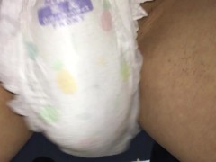 019 おむつを巻き付けてオナニーしたら…もぉ我慢できない…！ - Screenshot 8 of 16 - おむつ Diaper