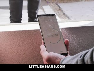 Asian Pizza Girl Fucked By Horny Gamer boys screenshot number 2
