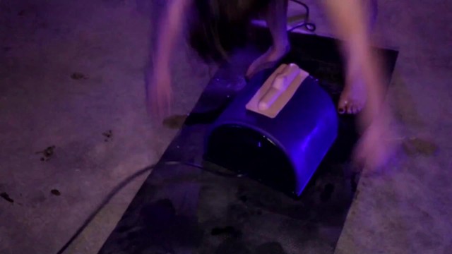 Brooke Squirts on the Sybian