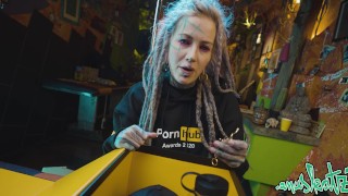 UNBOXING - Pornhub AWARDS 2020 - Anuskatzz packt ein Pornhub Geschenk paket aus - SFW , ink , tattoo