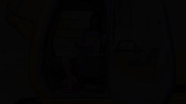 Рискованная публичная мастурбация на заброшенной стройке (часть 1) -ELVTDXXX