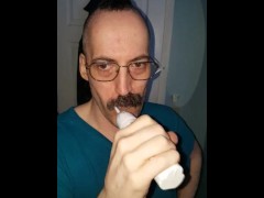 Brushing my teeth - Screenshot 10 of 16 - Unclechris