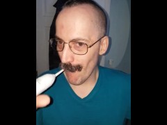 Brushing my teeth - Screenshot 2 of 16 - Unclechris