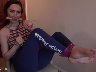 Subtítulos Sumisas En Español De Bondage Chica