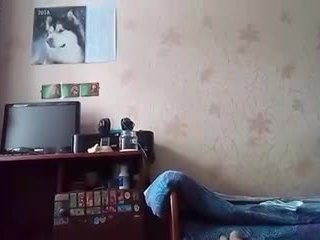 Артем сам себе дрочит ногами дрочит пылесосом self suck autofellatio self footjob