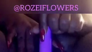 Rozei Flowers solo squirting 