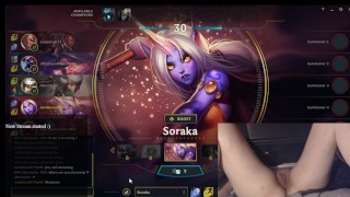 Girl playing League of Legends after over a month break