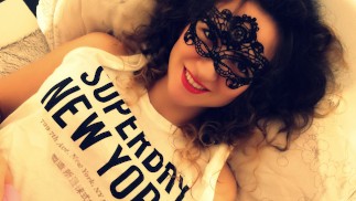 我的第一次喷射，手淫两次高潮。redMystery 伊莎贝尔