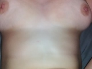 Горячий секс с курением заставляет его кончить дважды