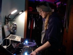 DJ SUMMONS - Screenshot 1 of 16 - Celeb