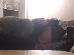 Пока бабули не было дома меня выебала языком во все щели моя новая девушка - Screenshot 3 of 16 - кунилингус