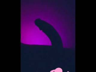 Проснулся посреди ночи и не смог уснуть. Если бы ты была рядом, тебе бы досталось.
