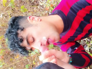 Taking Friend´s Cum on Face in the Park