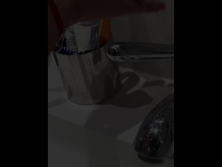 2 babes françaises sous la douche Anissa et Tiffany - mysexmobile