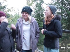 3 Amateur Lesbians ! Now It's A Party