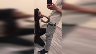 Dangerous Blowjob In The Dressing Room Of A Mall Was Caught