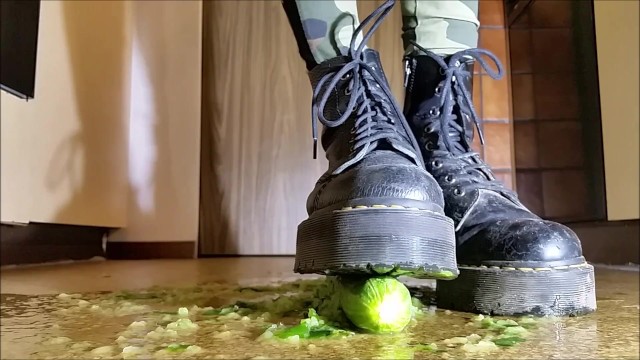 Топтание еды с ботинками Doc Martens (трейлер)
