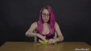 Estrellas porno comiendo: ¡Pera ama su plátano!