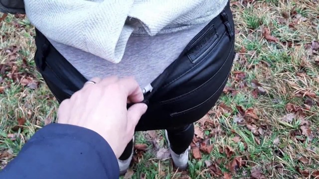 Измена подруги с незнакомцем в лесу