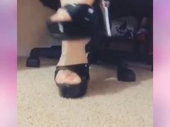 Shoe fetish - Screenshot 7 of 16 - Feet