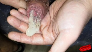 Кончаю в презервативе. Кремпай. Крупный план. Cumming in a condom. Creampie. Close-up.