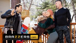 Brazzers - 丰满的宝贝阿比盖尔麦克在雪地里被小手狠狠地操了