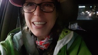 Stille Nacht - Listen To Me Piss auf dem Parkplatz