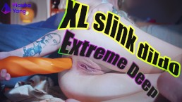 Моя подростковая задница обожает глубокий анал с фаллоимитатором Monster XL Slink