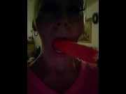 Preview 1 of CHUBBY THICK MILF GILF AMATEUR PORN STAR  HOUSEWIFE HUMPINHANNAH  GIVES POPSICLE  A PROPER BLOWJOB