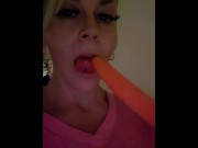 Preview 2 of CHUBBY THICK MILF GILF AMATEUR PORN STAR  HOUSEWIFE HUMPINHANNAH  GIVES POPSICLE  A PROPER BLOWJOB