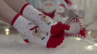 Calcetines de dedo de los pies de Navidad | Triss2020 en Chaturbate | trisstv en OF