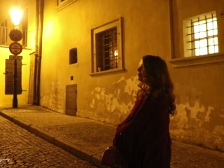 Caminando En Praga Por La Noche