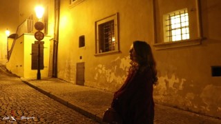 Marcher À Prague La Nuit