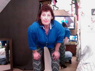 529 Грант в заключении с учительницей полового воспитания мисс Скай Он узнает все о сексе со мной