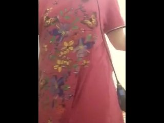 Кручу попой пока  сидит в соседней комнате