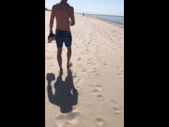Девушка уговорила за деньги показать свой член и потанцевать голой на пляже - Screenshot 7 of 16 - Naked On The Beach